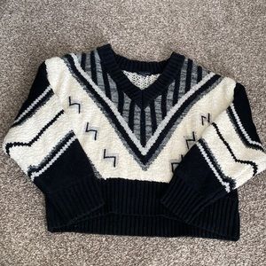 TOPSHOP Black and White Patterned V-Neck Sweater